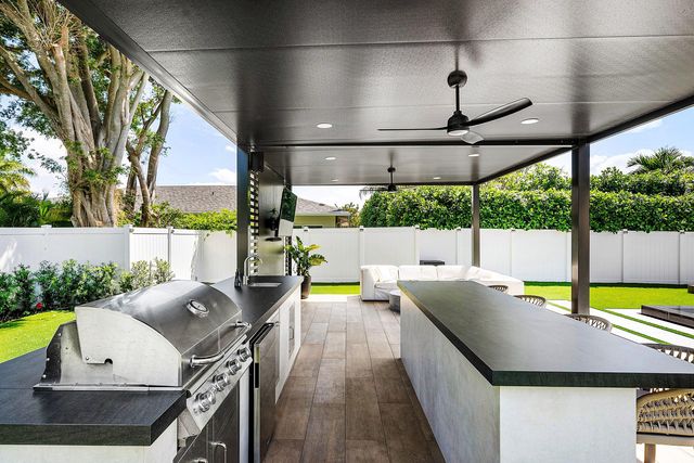 926 SW 35th Court, Boynton Beach, FL 33435