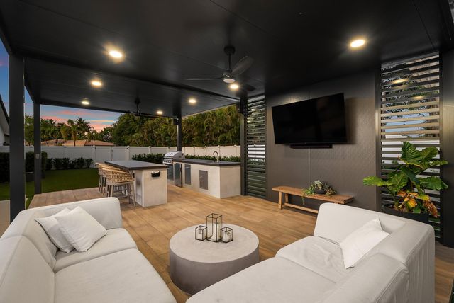 926 SW 35th Court, Boynton Beach, FL 33435