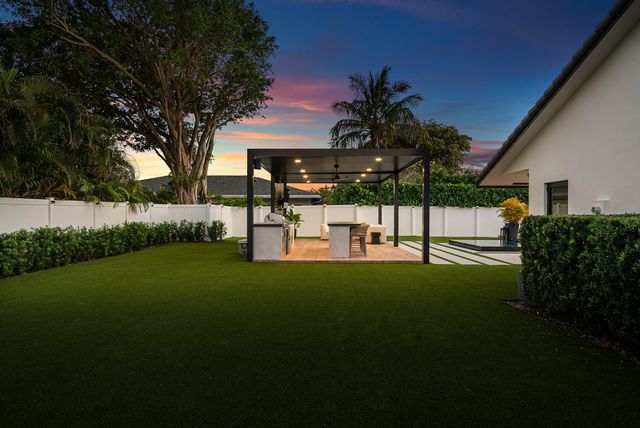 926 SW 35th Court, Boynton Beach, FL 33435