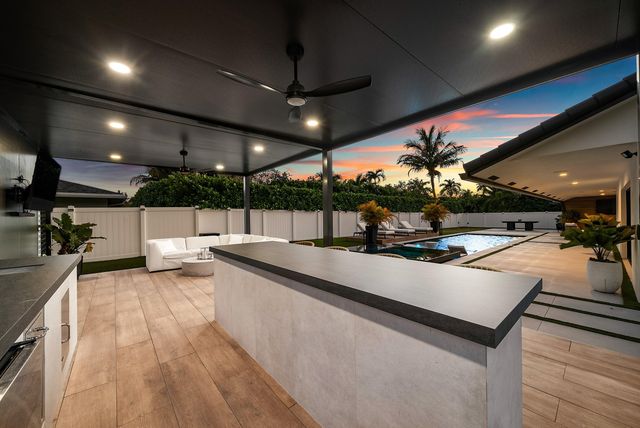 926 SW 35th Court, Boynton Beach, FL 33435