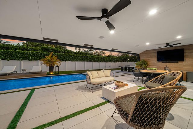 926 SW 35th Court, Boynton Beach, FL 33435