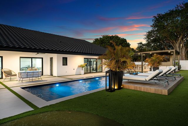 926 SW 35th Court, Boynton Beach, FL 33435