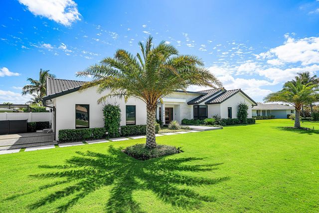 926 SW 35th Court, Boynton Beach, FL 33435