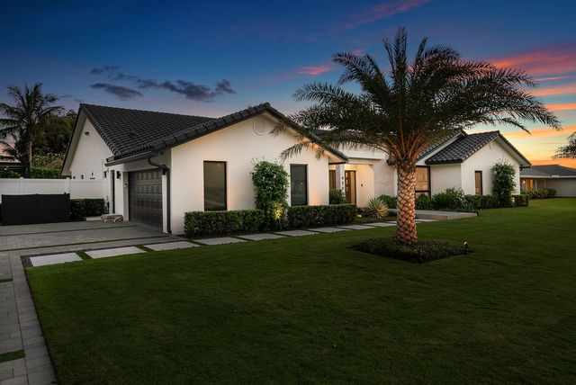 926 SW 35th Court, Boynton Beach, FL 33435