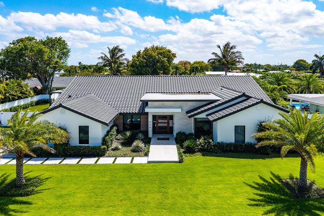 926 SW 35th Court, Boynton Beach, FL 33435