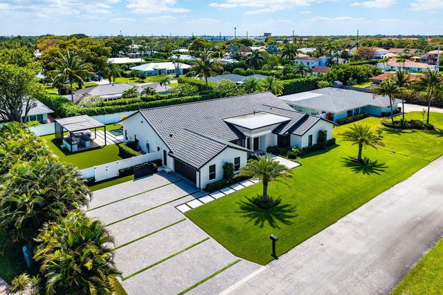 926 SW 35th Court, Boynton Beach, FL 33435