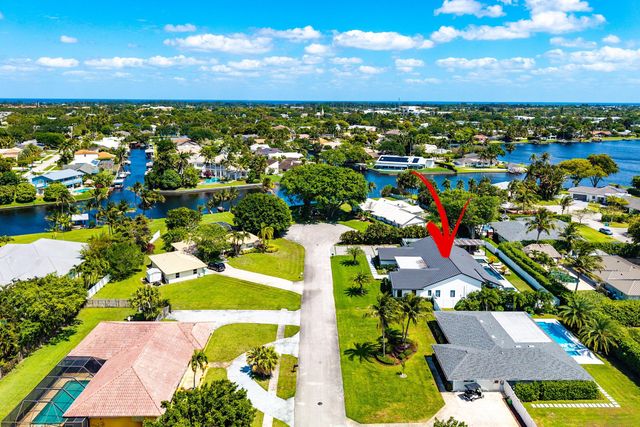 926 SW 35th Court, Boynton Beach, FL 33435