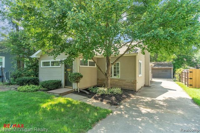 3262 Edgemere Street, Commerce Twp, MI 48382