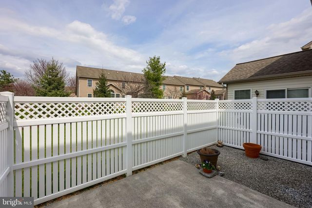 1343 FIELDSTONE DR, Mount Joy, PA 17552