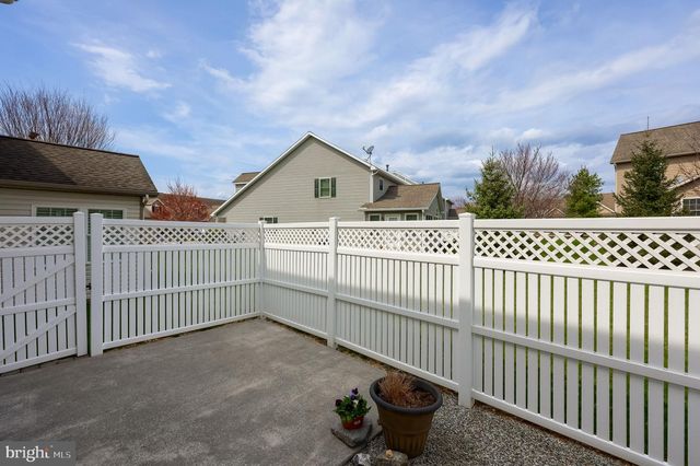 1343 FIELDSTONE DR, Mount Joy, PA 17552