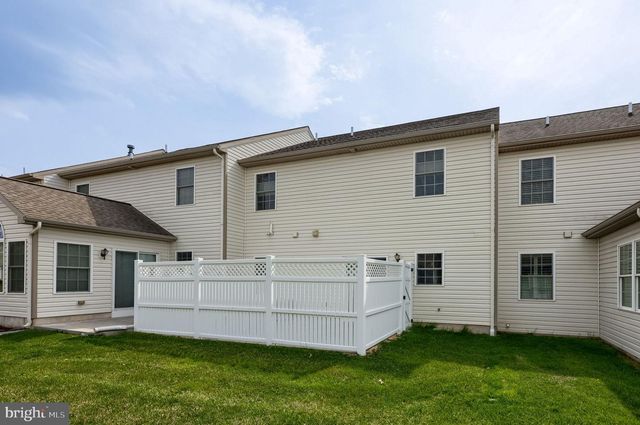 1343 FIELDSTONE DR, Mount Joy, PA 17552
