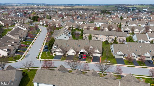 1343 FIELDSTONE DR, Mount Joy, PA 17552