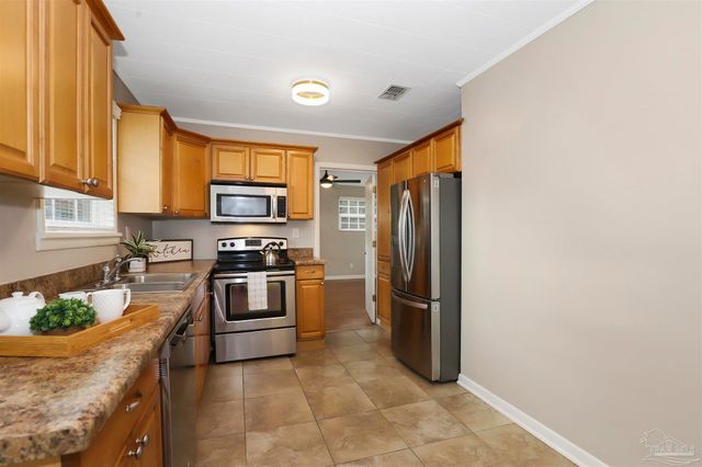 2807 E Brainerd St, Pensacola, FL 32503