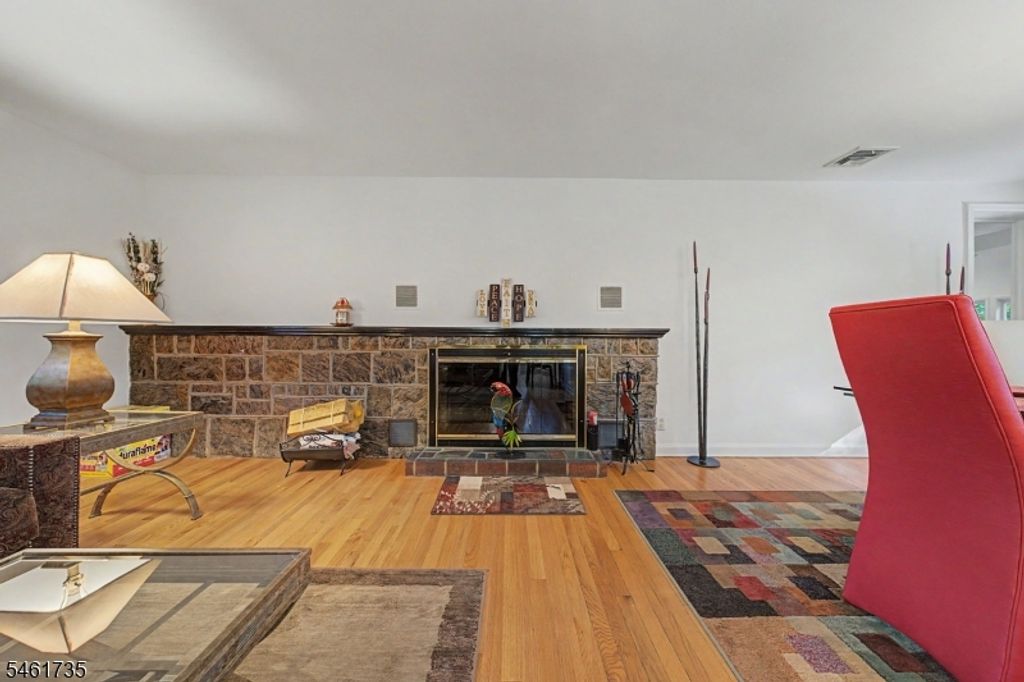 41 Charwalt Dr, Hawthorne Boro, NJ 07506 — photo 2