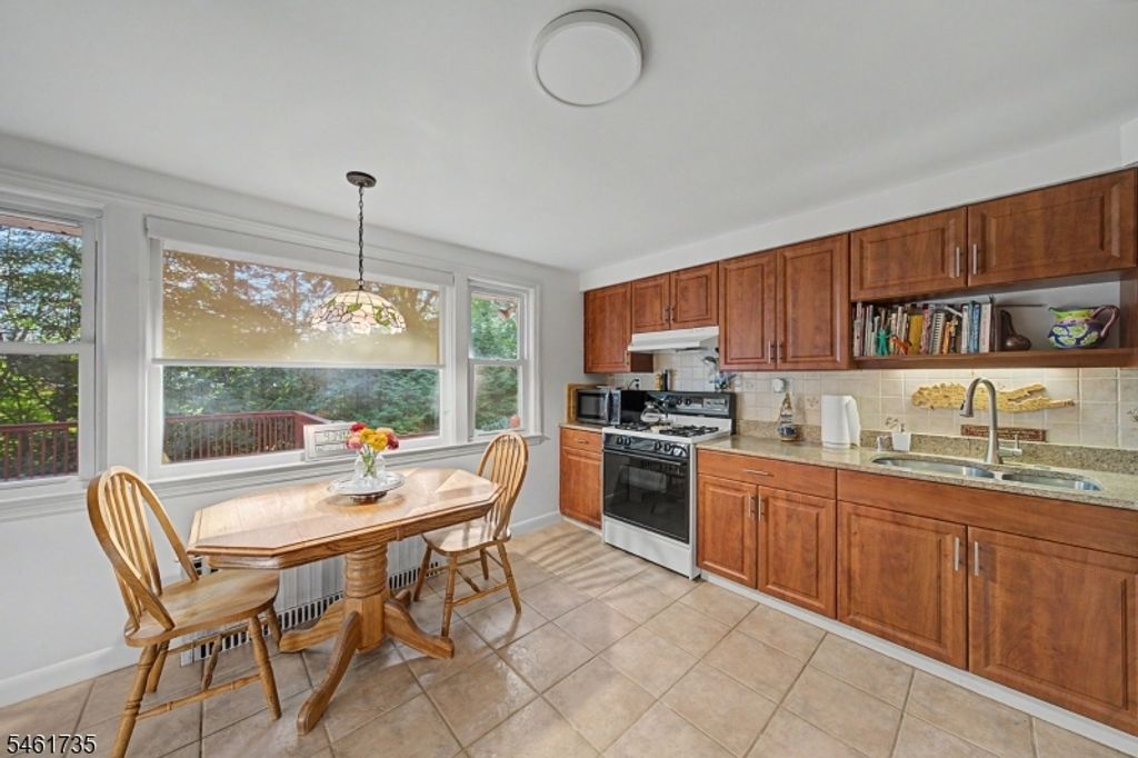 41 Charwalt Dr, Hawthorne Boro, NJ 07506 — photo 3