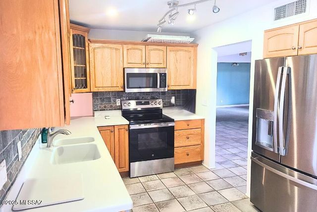 9461 E Kayenta Drive, Tucson, AZ 85749