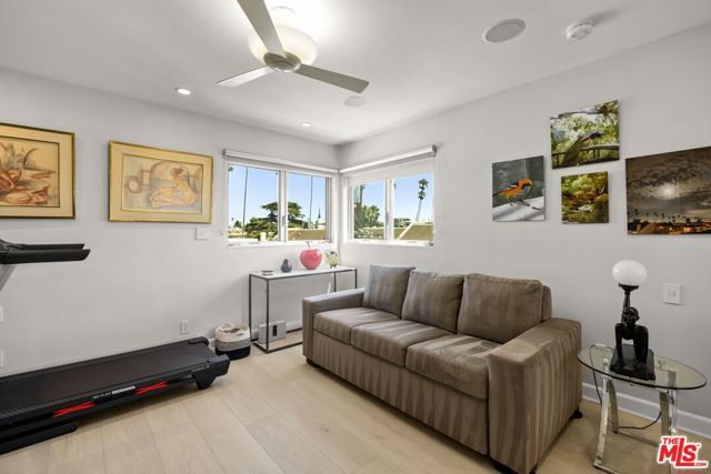 907 Lincoln Boulevard PH 302, Santa Monica, CA 90403