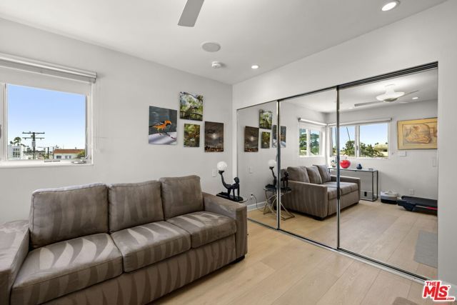 907 Lincoln Boulevard PH 302, Santa Monica, CA 90403