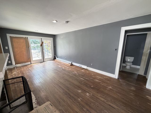 165 W Walnut St, Erin, TN 37061