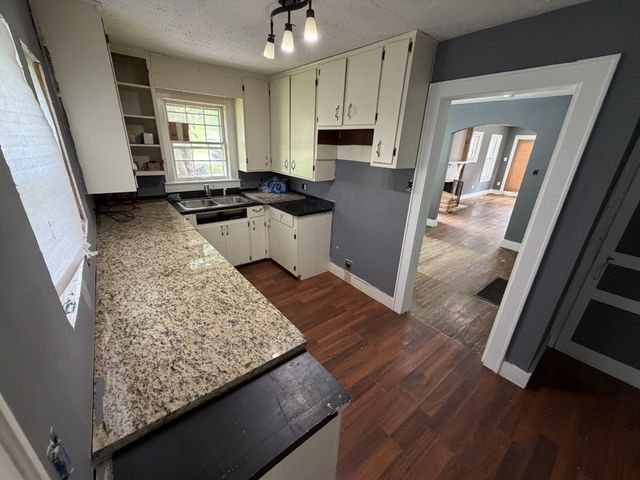 165 W Walnut St, Erin, TN 37061