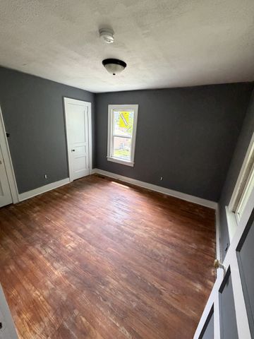 165 W Walnut St, Erin, TN 37061