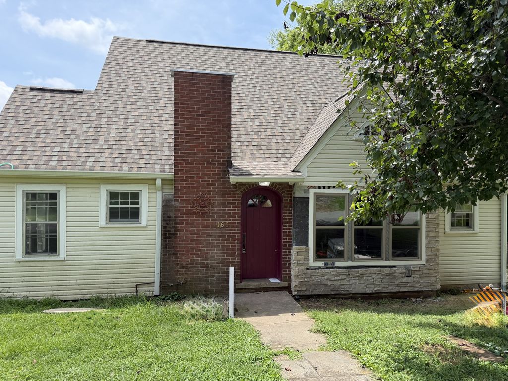 165 W Walnut St, Erin, TN 37061