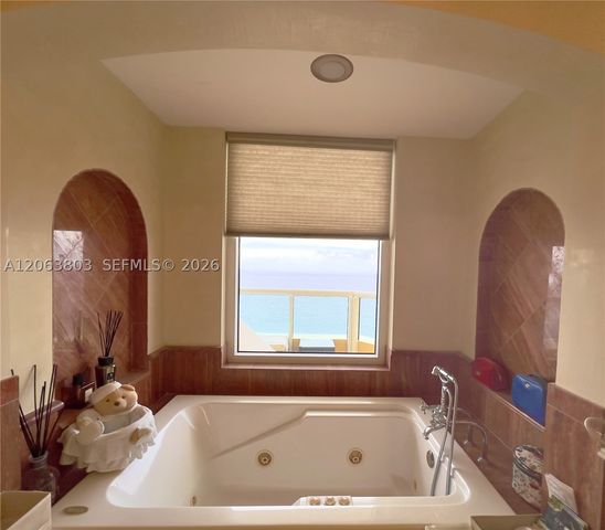 17875 Collins Ave 3206, Sunny Isles Beach, FL 33160