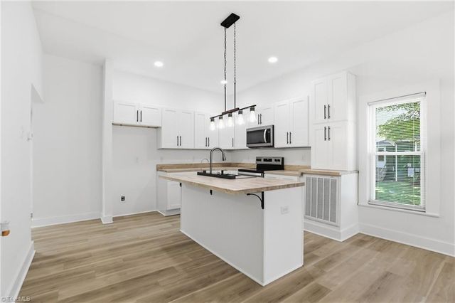 630 Davis Avenue, Newton, NC 28658
