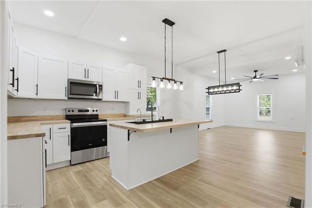 630 Davis Avenue, Newton, NC 28658