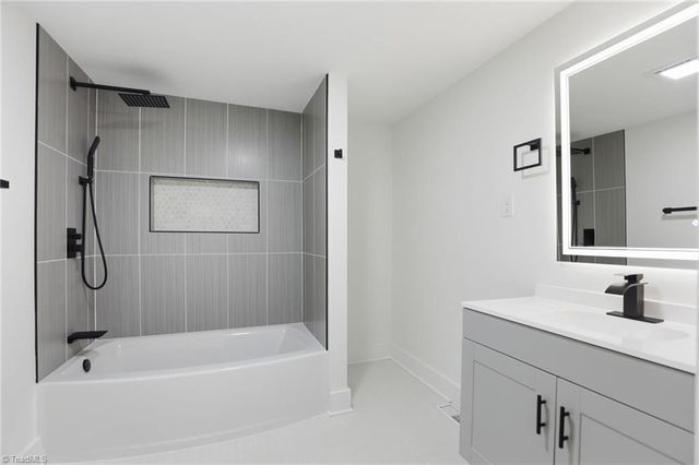 630 Davis Avenue, Newton, NC 28658