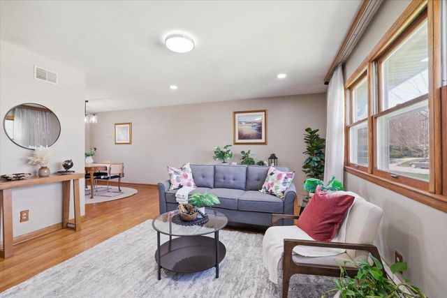 6009 Oriole LANE, Greendale, WI 53129