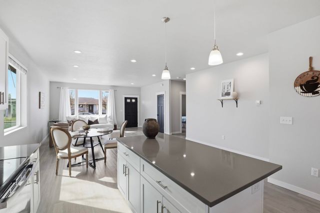 1227 E Walton Ave, Spokane, WA 99207