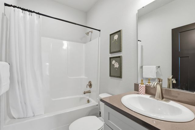 1227 E Walton Ave, Spokane, WA 99207