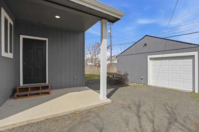 1227 E Walton Ave, Spokane, WA 99207