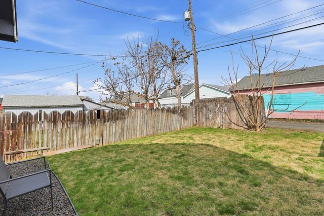 1227 E Walton Ave, Spokane, WA 99207