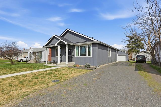 1227 E Walton Ave, Spokane, WA 99207