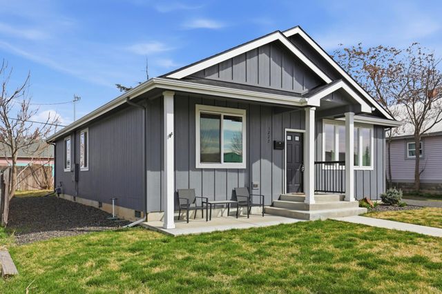 1227 E Walton Ave, Spokane, WA 99207