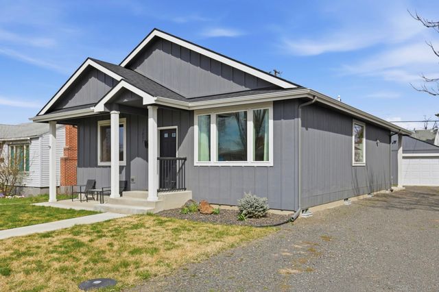 1227 E Walton Ave, Spokane, WA 99207