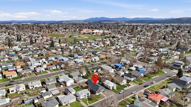 1227 E Walton Ave, Spokane, WA 99207