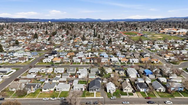 1227 E Walton Ave, Spokane, WA 99207