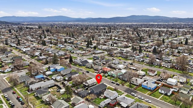 1227 E Walton Ave, Spokane, WA 99207