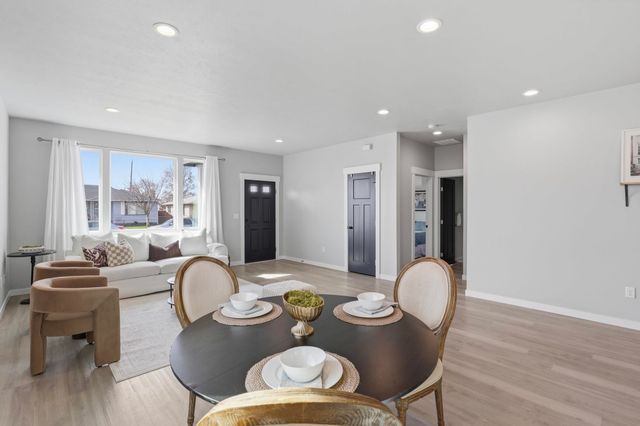 1227 E Walton Ave, Spokane, WA 99207