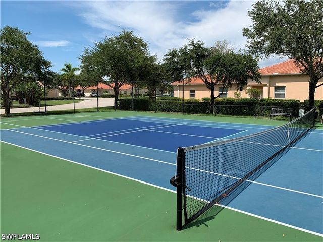 8133 Chancel CT 64-1, Naples, FL 34104
