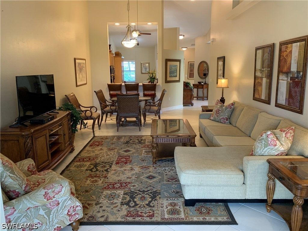 8133 Chancel CT 64-1, Naples, FL 34104