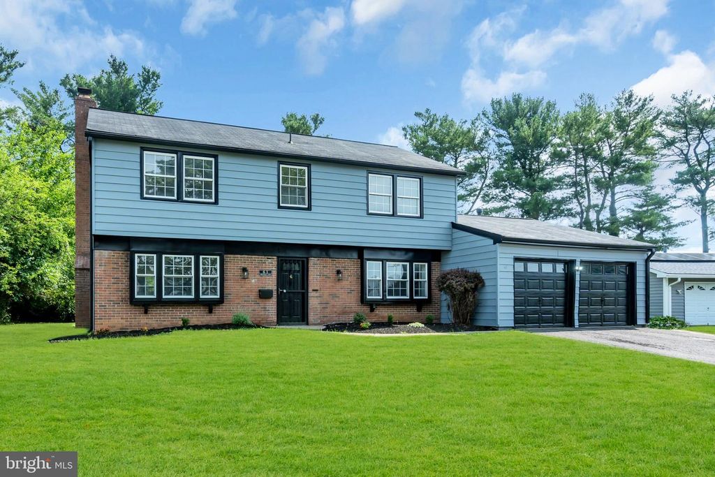 61 TRIANGLE LN, Willingborough, NJ 08046