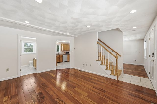 42 Wildcrest Ave, Billerica, MA 01821