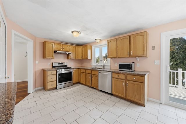 42 Wildcrest Ave, Billerica, MA 01821