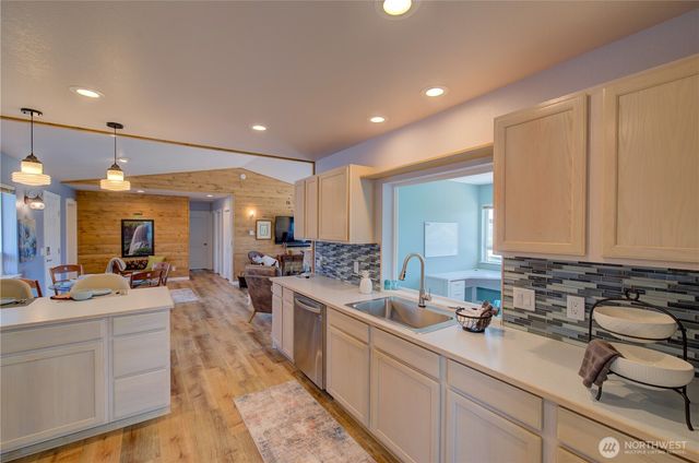 34807 H Place, Ocean Park, WA 98640