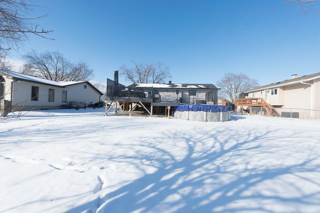 6717 Patton Drive, Woodridge, IL 60517