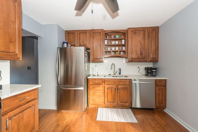 6717 Patton Drive, Woodridge, IL 60517